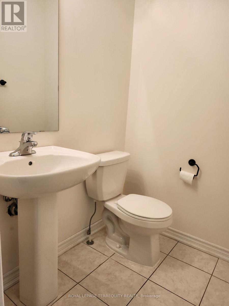 2521 Athena Path, Pickering, Ontario  L1X 2R2 - Photo 12 - E12589338