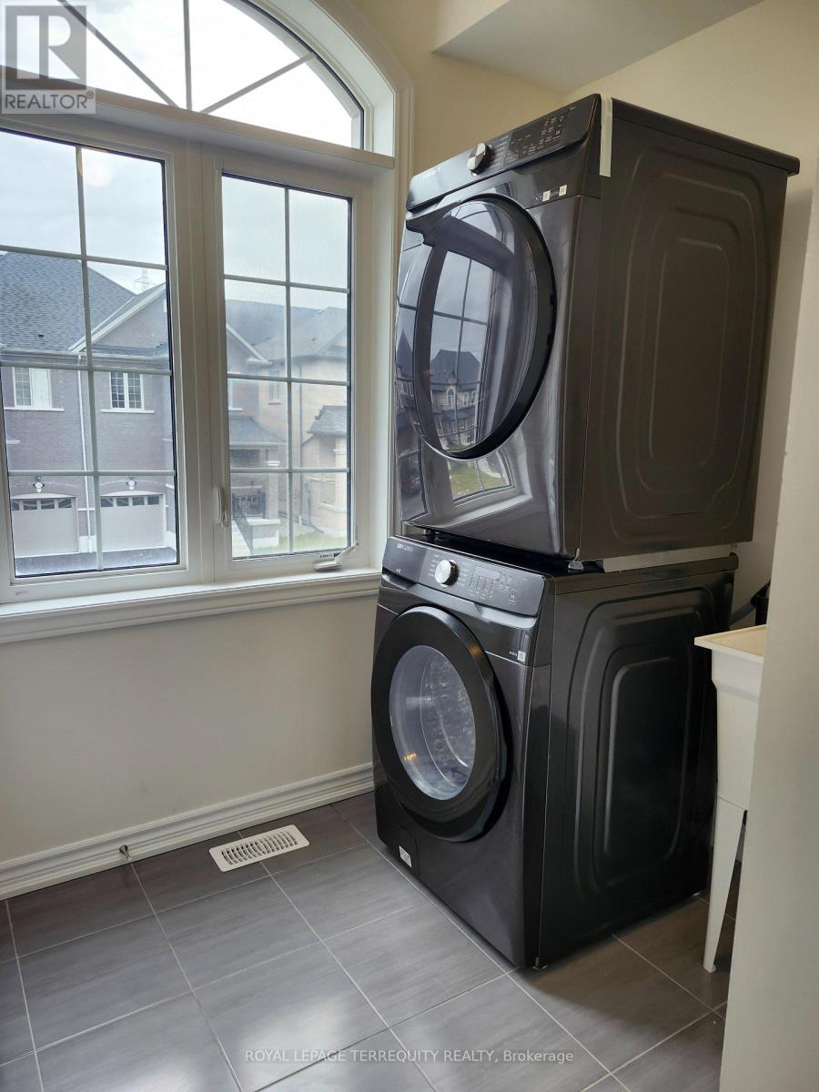 2521 Athena Path, Pickering, Ontario  L1X 2R2 - Photo 31 - E12589338