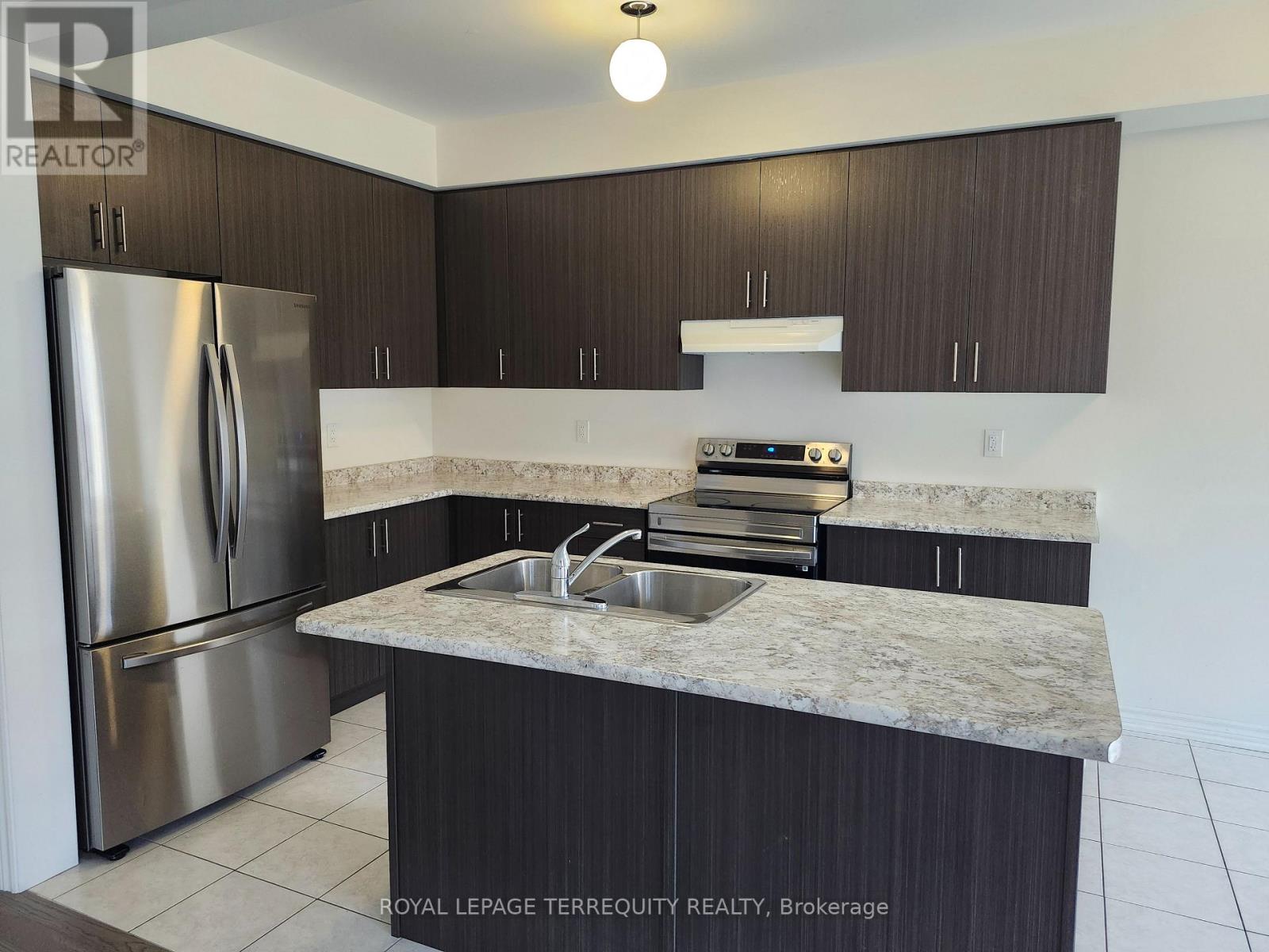 2521 Athena Path, Pickering, Ontario  L1X 2R2 - Photo 6 - E12589338