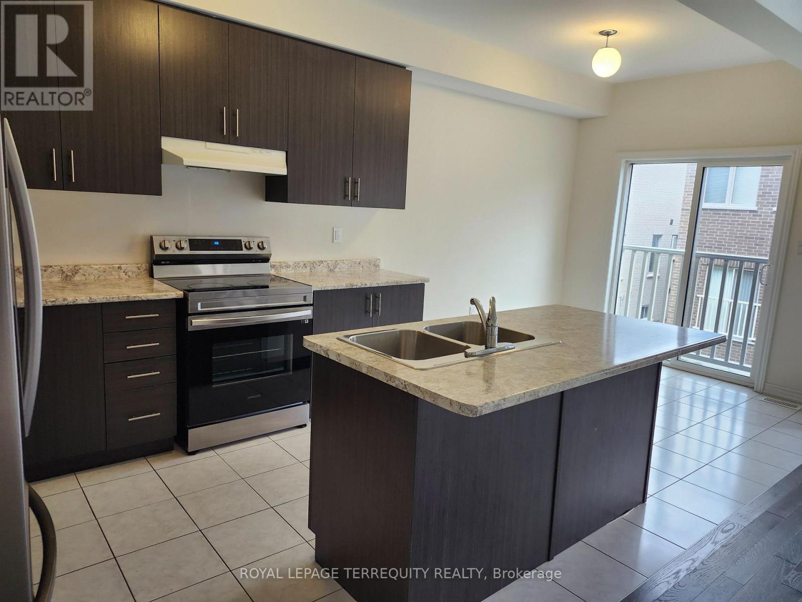 2521 Athena Path, Pickering, Ontario  L1X 2R2 - Photo 8 - E12589338