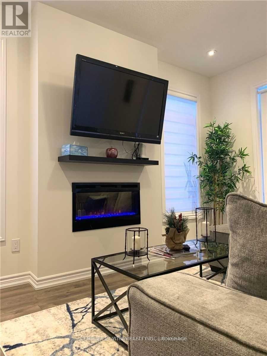 18 Bianca Crescent, Wasaga Beach, Ontario  L9Z 1P6 - Photo 3 - S12589350