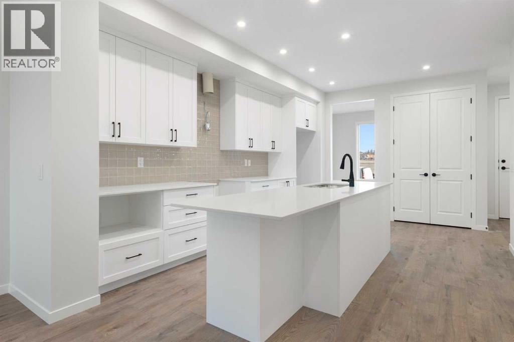 103 Royston Way Nw, Calgary, Alberta  T3L 0M4 - Photo 3 - A2266192