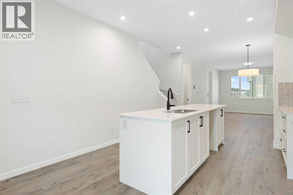 103 Royston Way Nw, Calgary, Alberta  T3L 0M4 - Photo 2 - A2266192