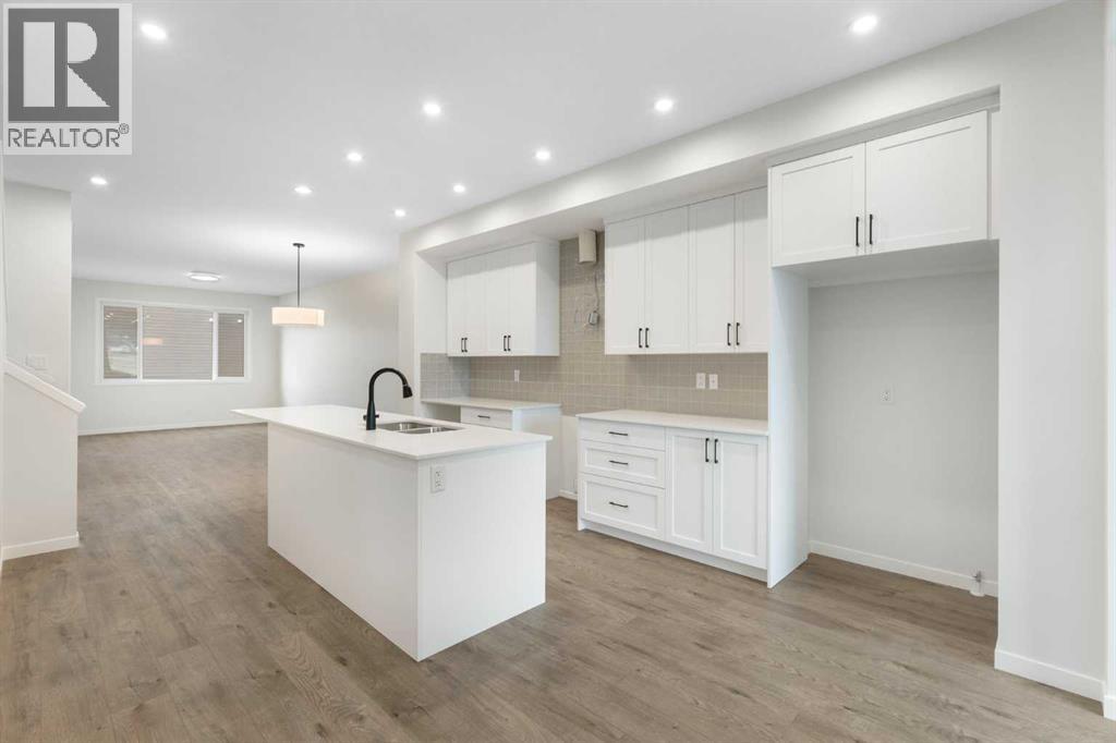 103 Royston Way NW, Calgary, Alberta