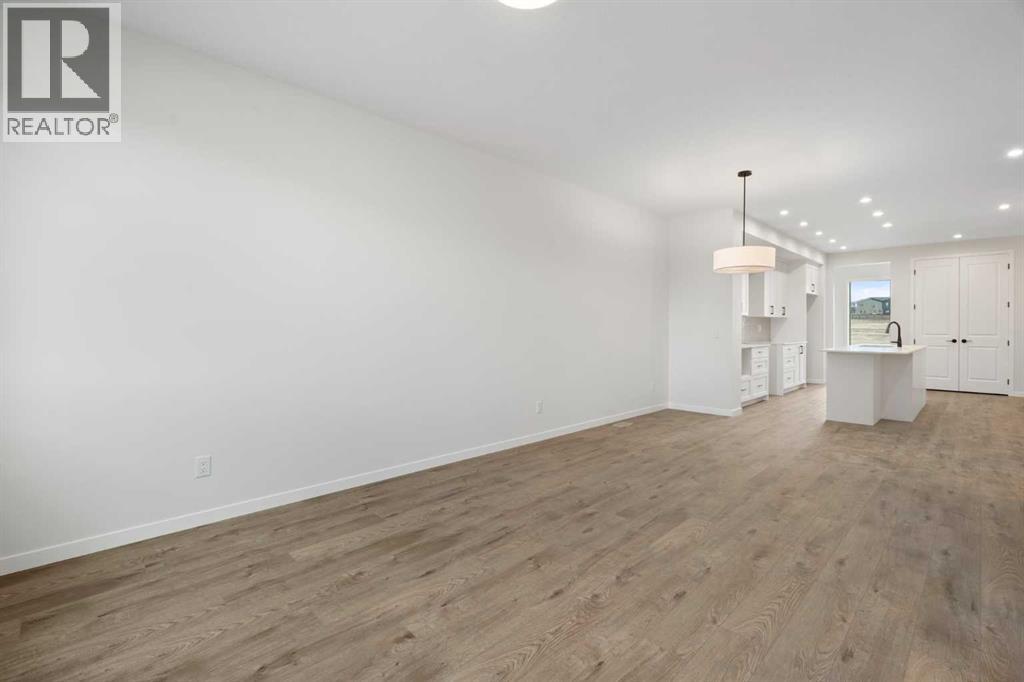 103 Royston Way Nw, Calgary, Alberta  T3L 0M4 - Photo 12 - A2266192