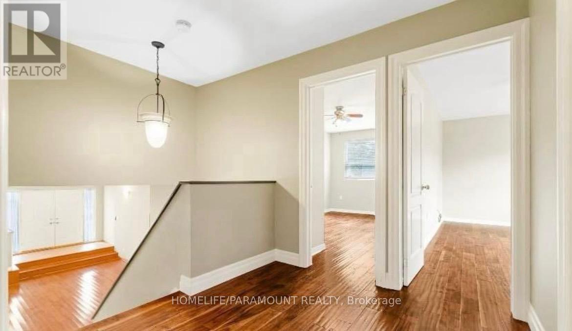 196 Nelson Street W, Oakville, Ontario  L6L 3T5 - Photo 7 - W12589324