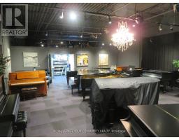 13 - 104 Kenhar Drive-13;, Toronto (Humber Summit), Ca