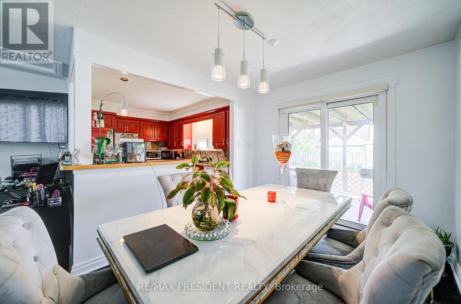 74 Bloomington Crescent, Toronto, Ontario  M3N 1R1 - Photo 11 - W12589386