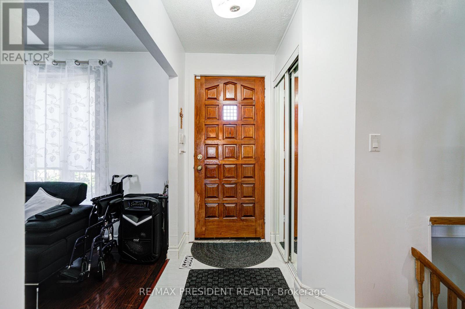 74 Bloomington Crescent, Toronto, Ontario  M3N 1R1 - Photo 15 - W12589386