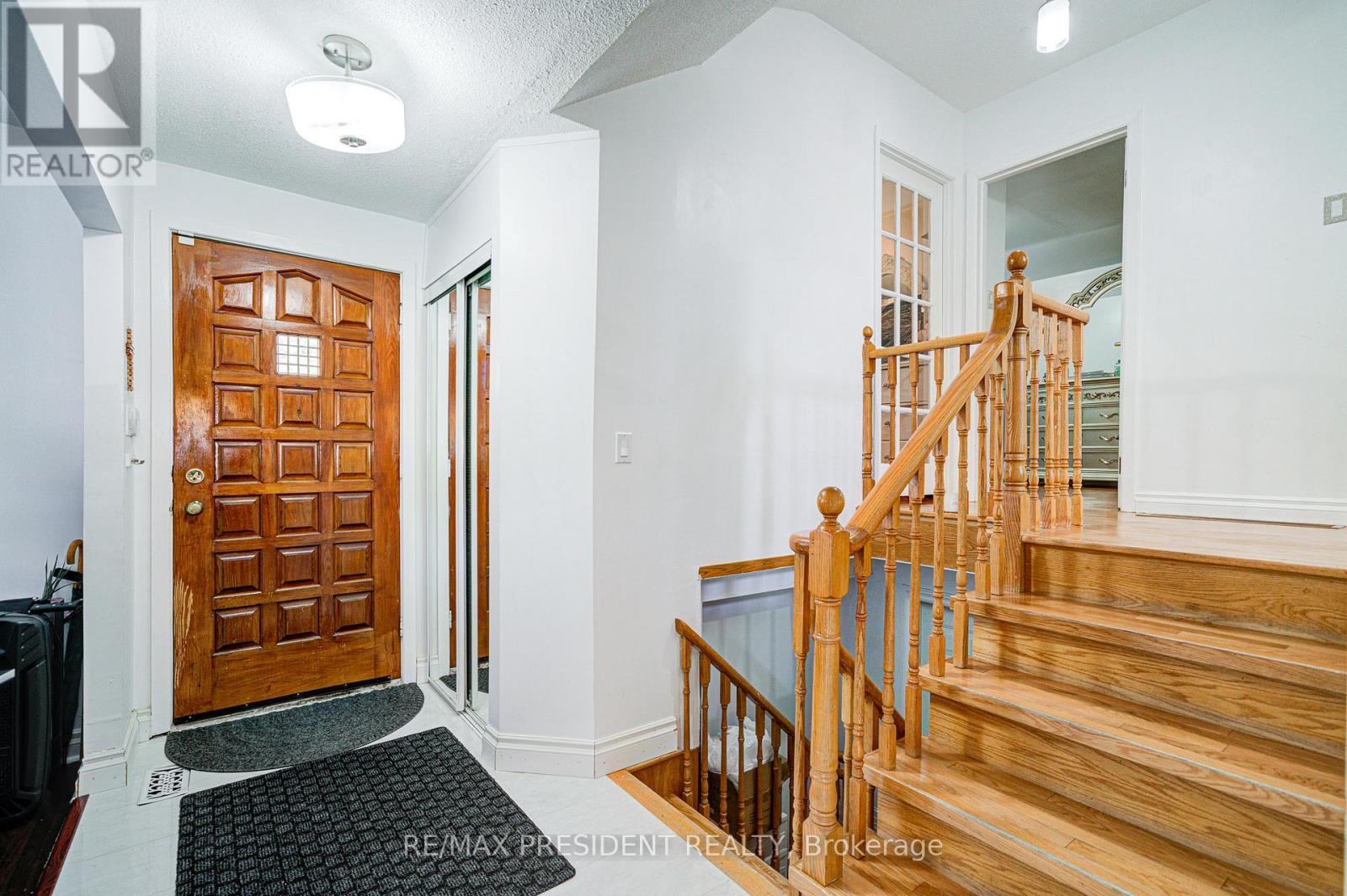 74 Bloomington Crescent, Toronto, Ontario  M3N 1R1 - Photo 17 - W12589386