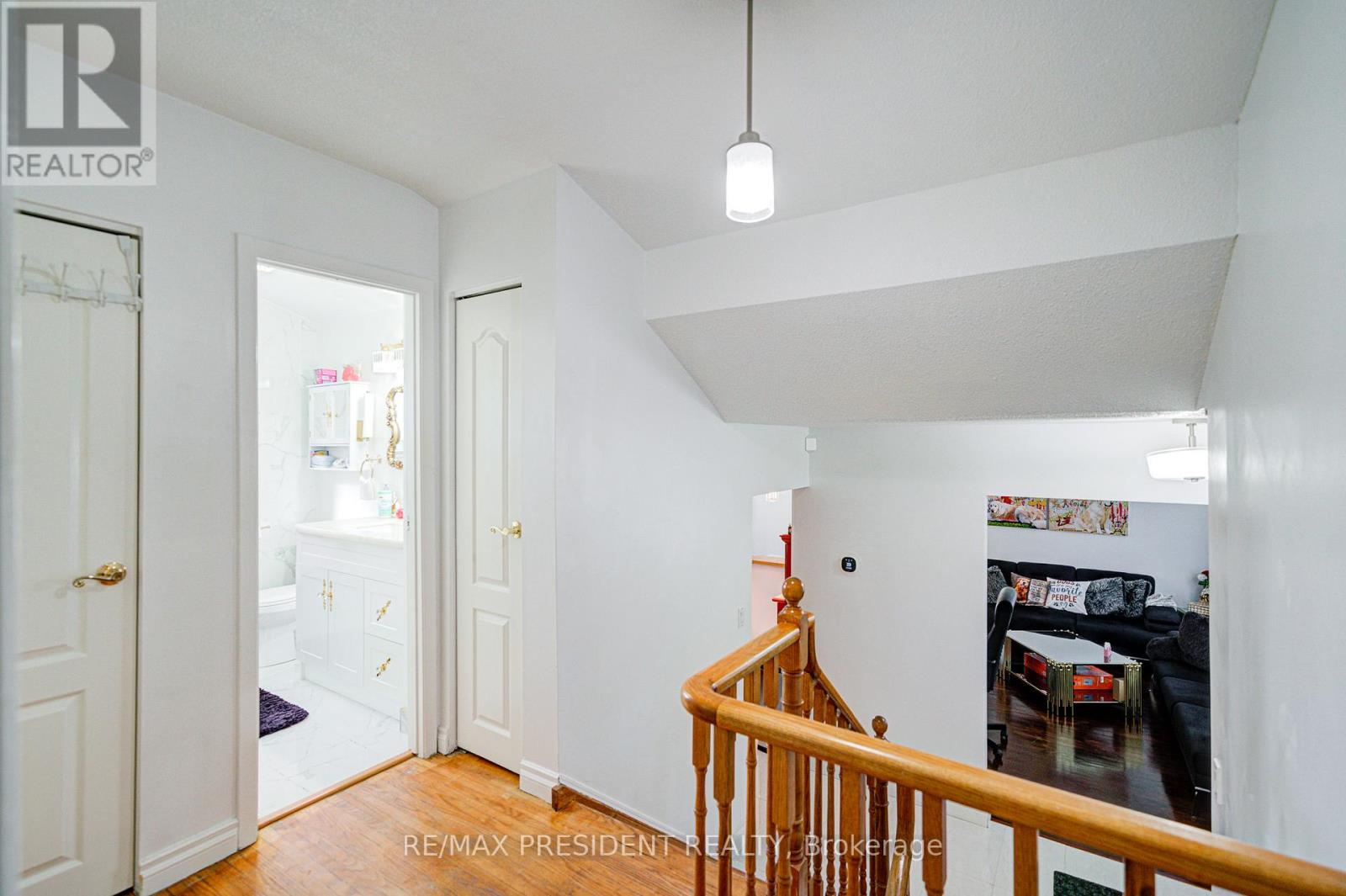 74 Bloomington Crescent, Toronto, Ontario  M3N 1R1 - Photo 18 - W12589386