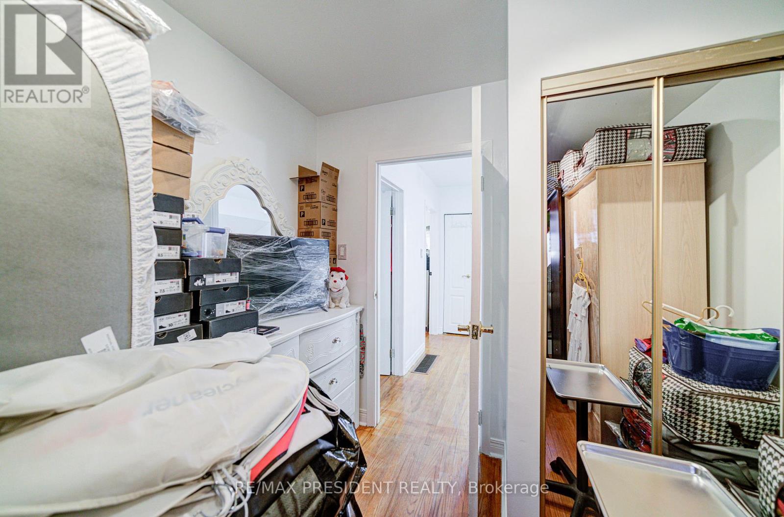 74 Bloomington Crescent, Toronto, Ontario  M3N 1R1 - Photo 24 - W12589386