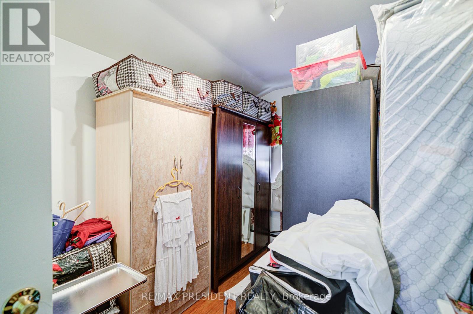 74 Bloomington Crescent, Toronto, Ontario  M3N 1R1 - Photo 25 - W12589386