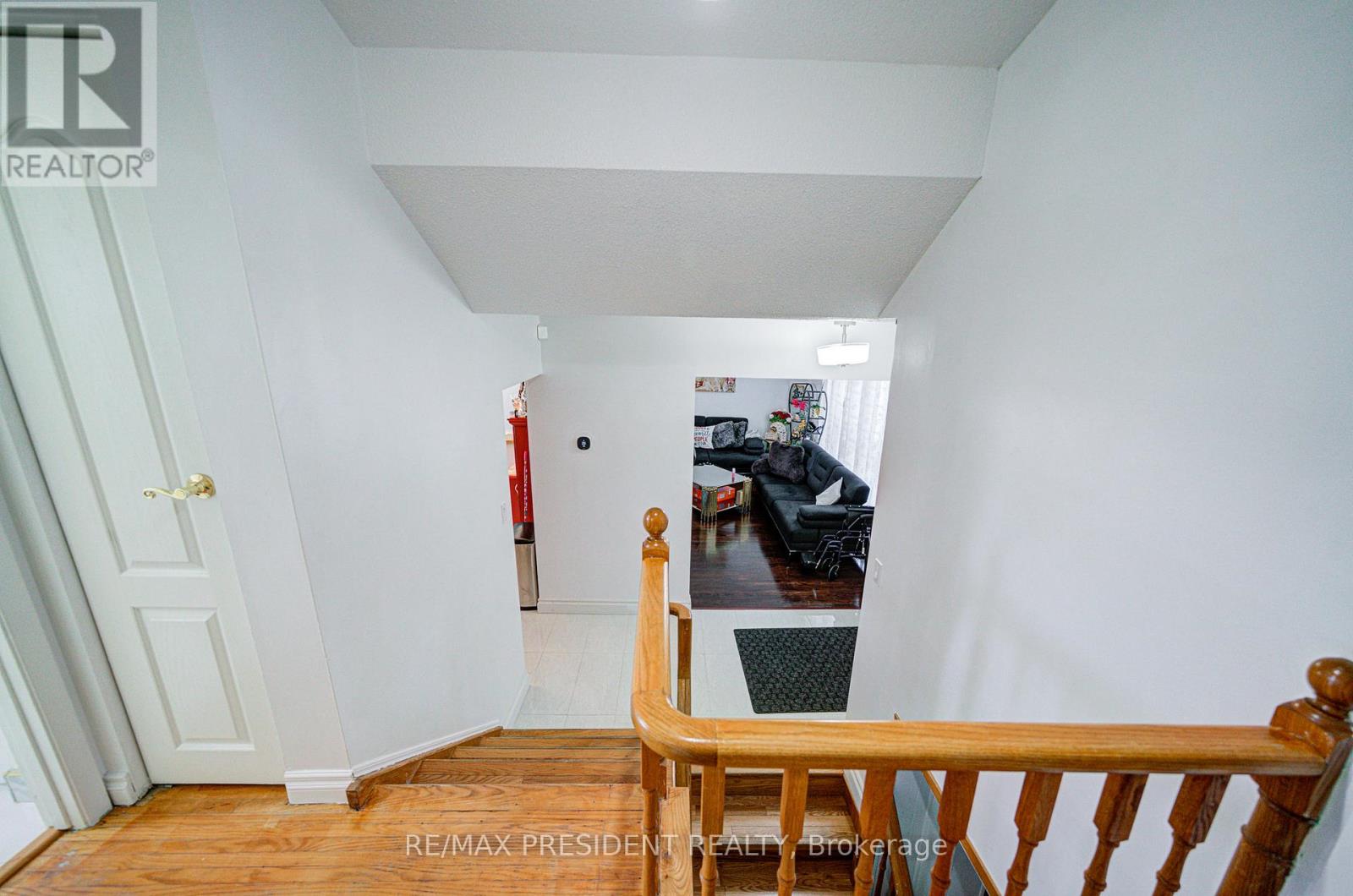74 Bloomington Crescent, Toronto, Ontario  M3N 1R1 - Photo 27 - W12589386
