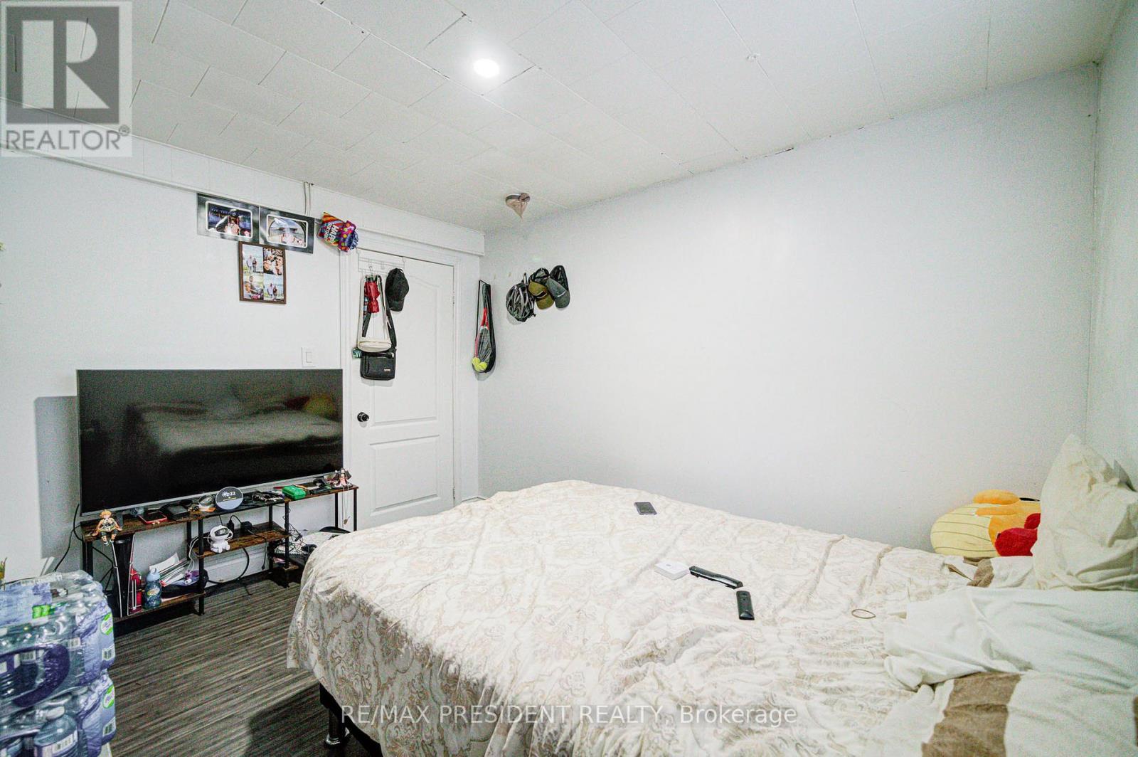 74 Bloomington Crescent, Toronto, Ontario  M3N 1R1 - Photo 34 - W12589386