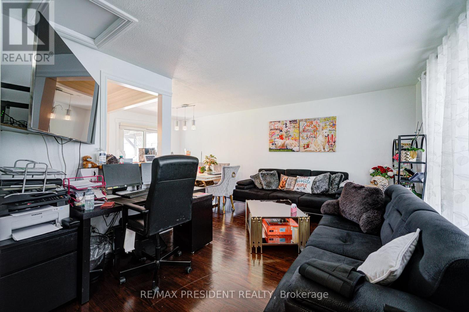 74 Bloomington Crescent, Toronto, Ontario  M3N 1R1 - Photo 8 - W12589386