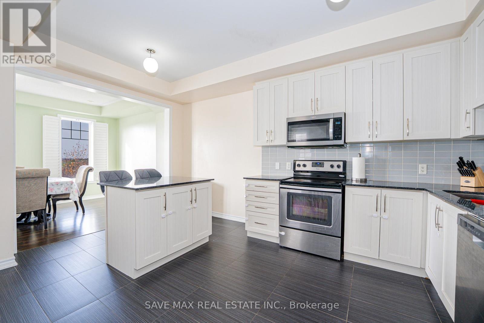 18 New Pines Trail, Brampton, Ontario  L6Z 0G7 - Photo 11 - W12589396