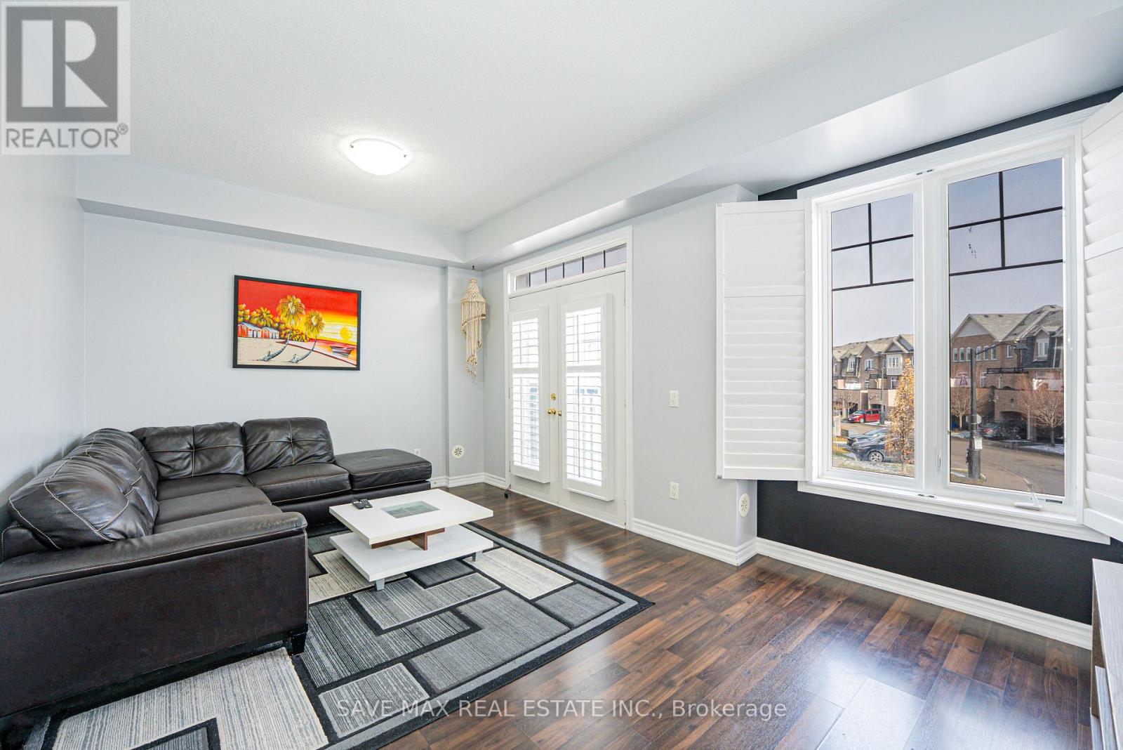 18 New Pines Trail, Brampton, Ontario  L6Z 0G7 - Photo 6 - W12589396