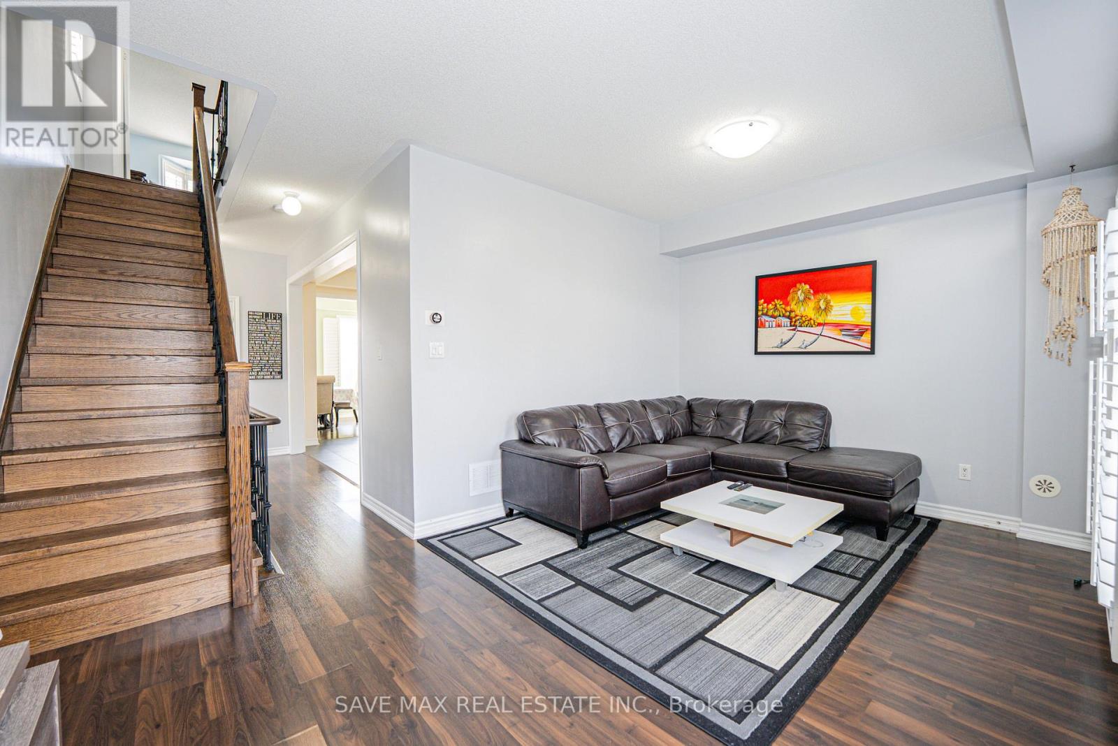 18 New Pines Trail, Brampton, Ontario  L6Z 0G7 - Photo 7 - W12589396