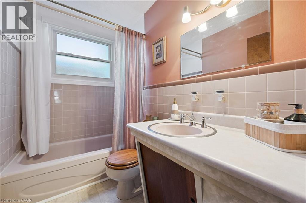 136 Fairway Road N, Kitchener, Ontario  N2A 2N6 - Photo 28 - 40769268