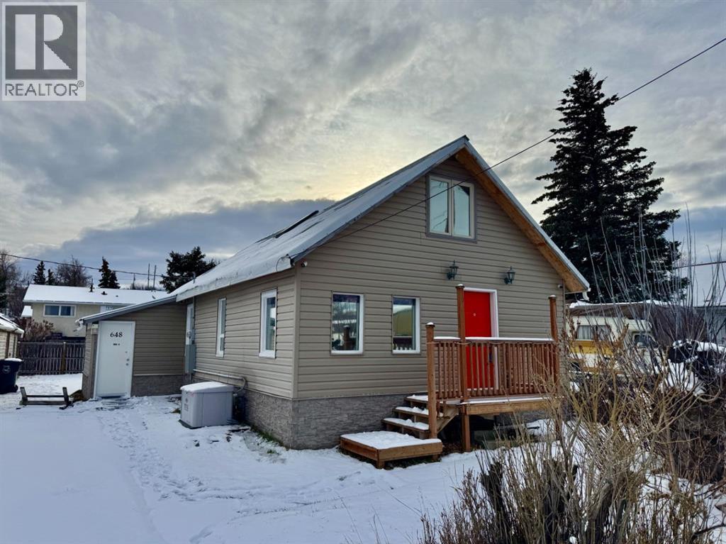 648 Main Street, Pincher Creek, Alberta  T0K 1W0 - Photo 2 - A2271206