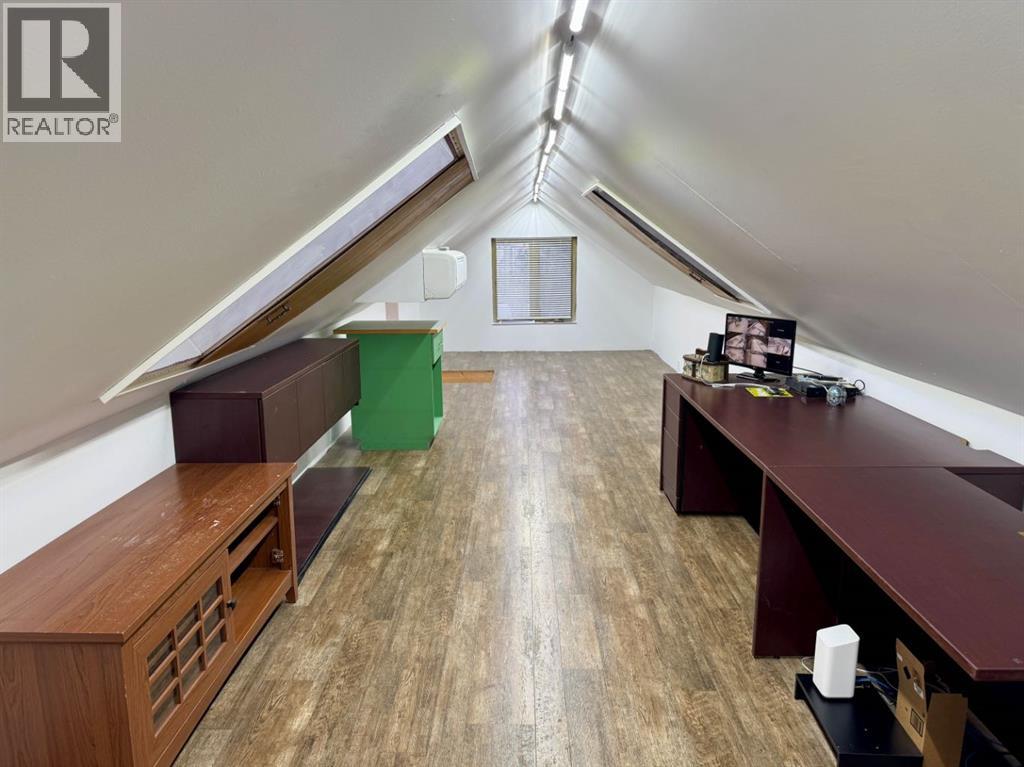 648 Main Street, Pincher Creek, Alberta  T0K 1W0 - Photo 19 - A2271206