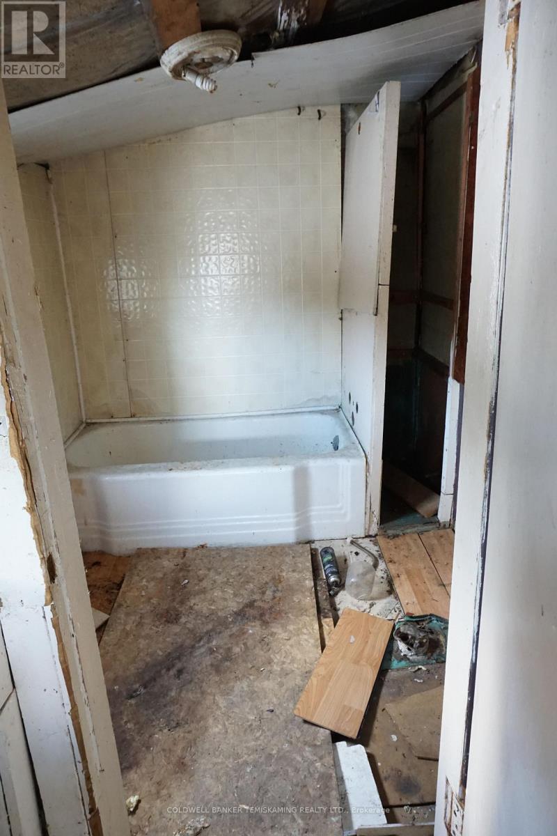 29 First Street, Cobalt, Ontario  P0J 1C0 - Photo 9 - T12536292