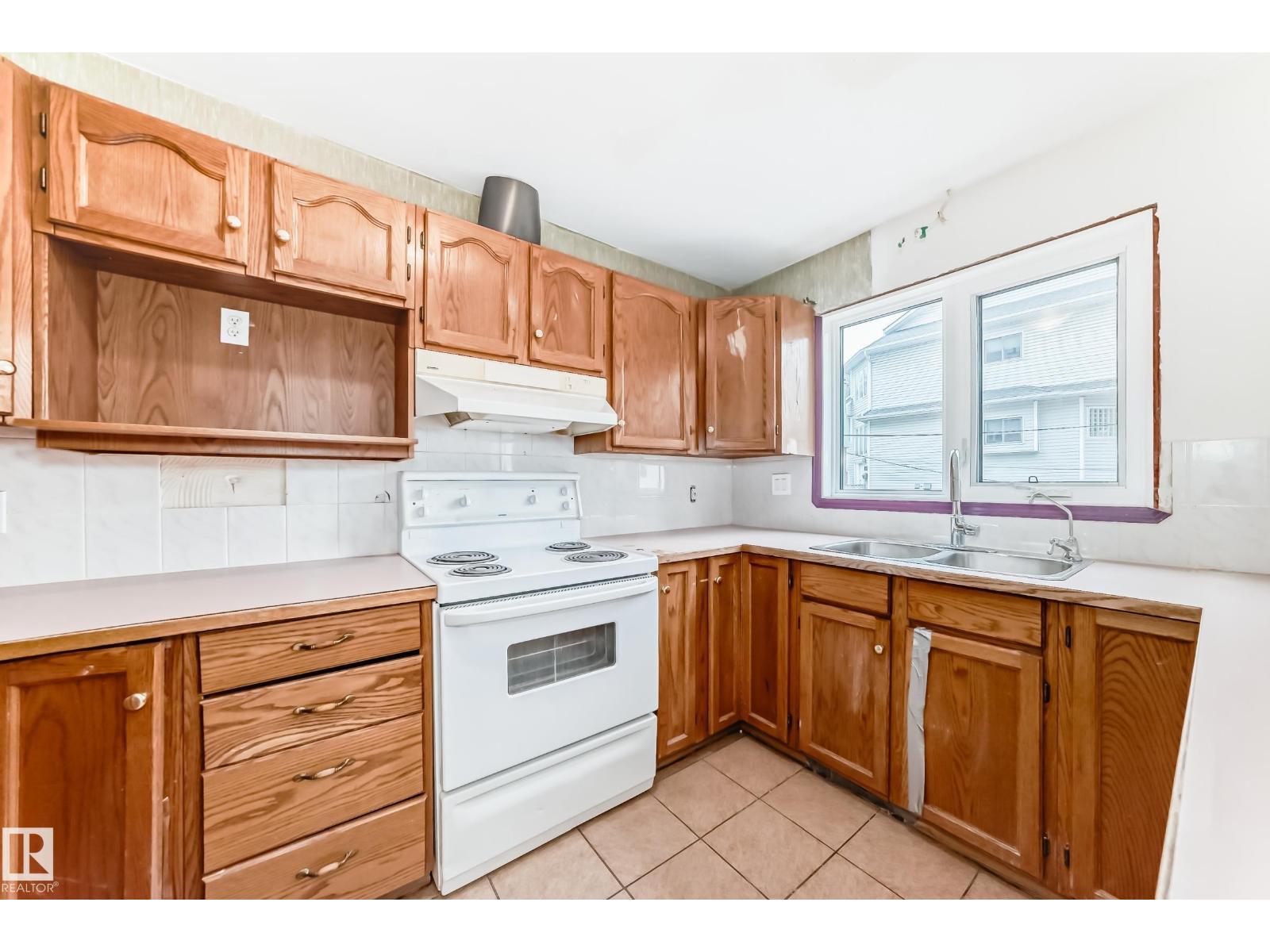 11642 103 Av Nw, Edmonton, Alberta  T5H 2W6 - Photo 4 - E4467125