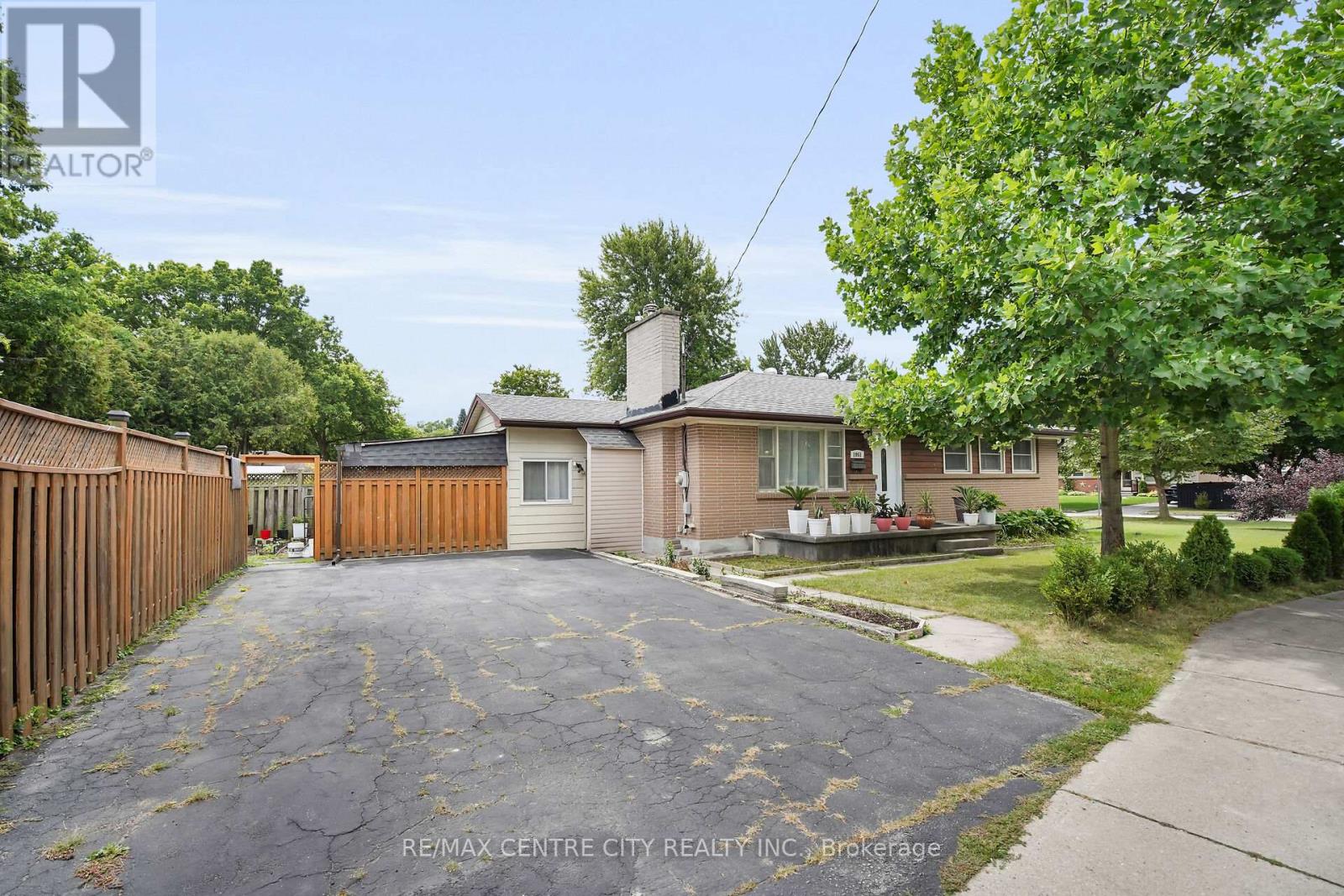 1951 Duluth Crescent, London East, Ontario  N5V 5C9 - Photo 38 - X12589546