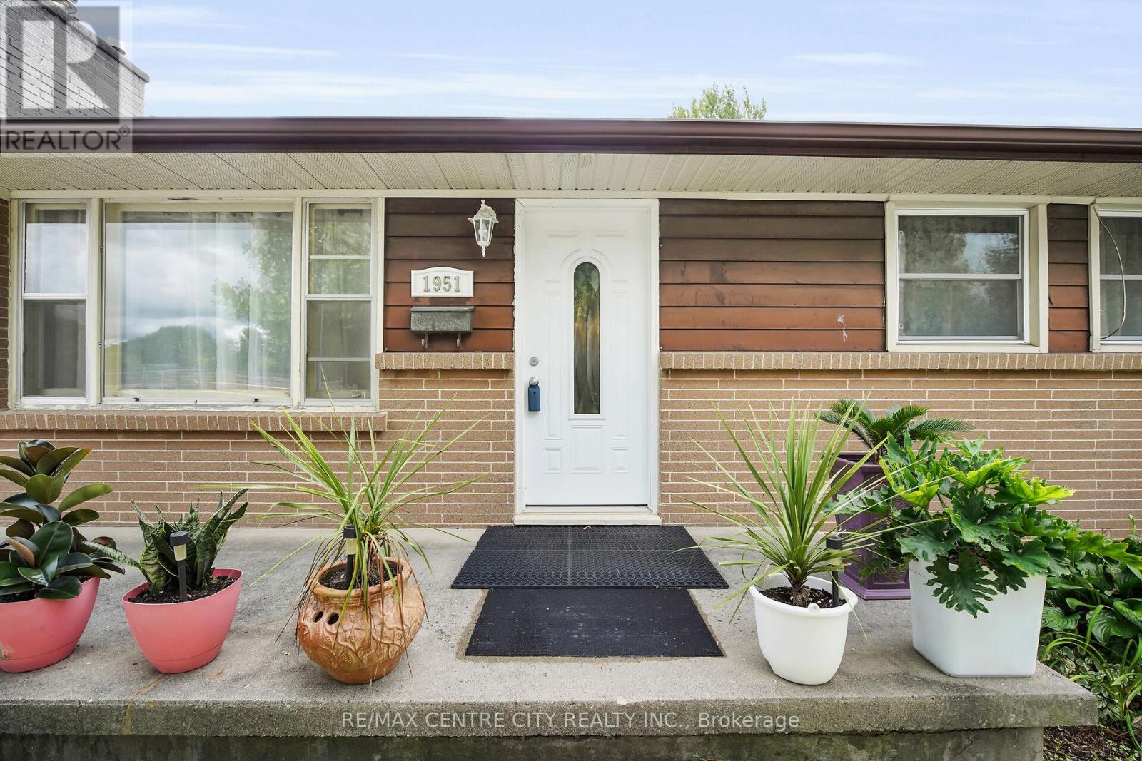 1951 Duluth Crescent, London East, Ontario  N5V 5C9 - Photo 4 - X12589546