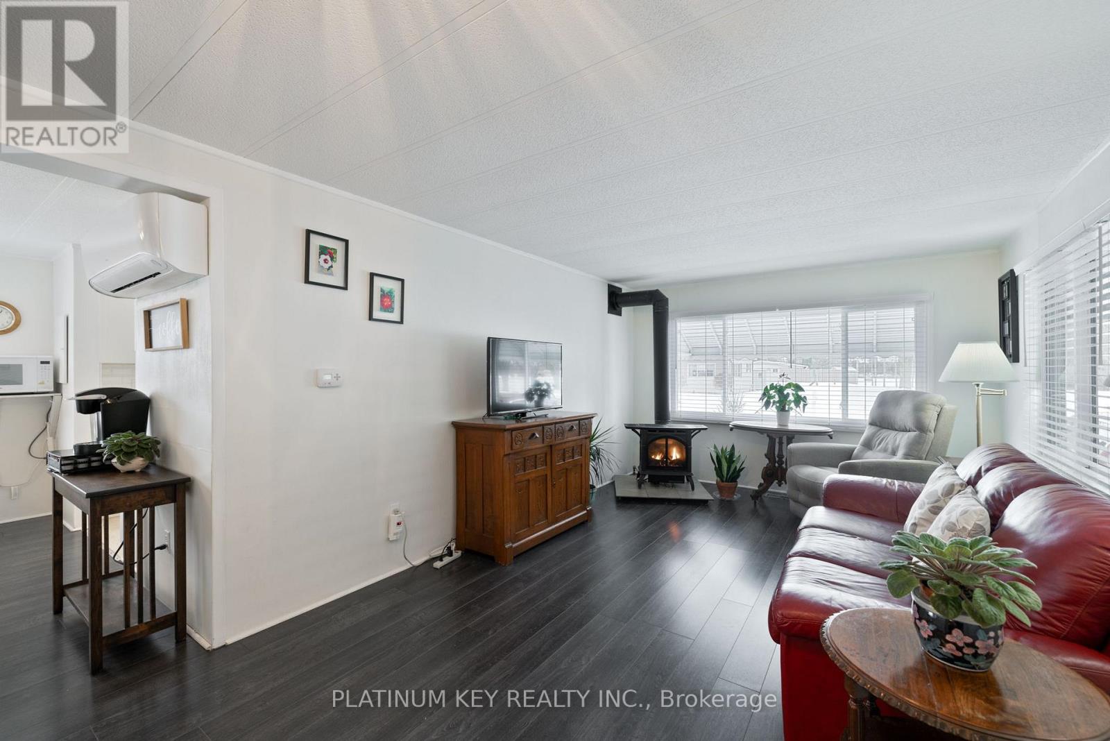 477 Richard Crescent, Strathroy-Caradoc, Ontario  N7G 3P4 - Photo 4 - X12589596