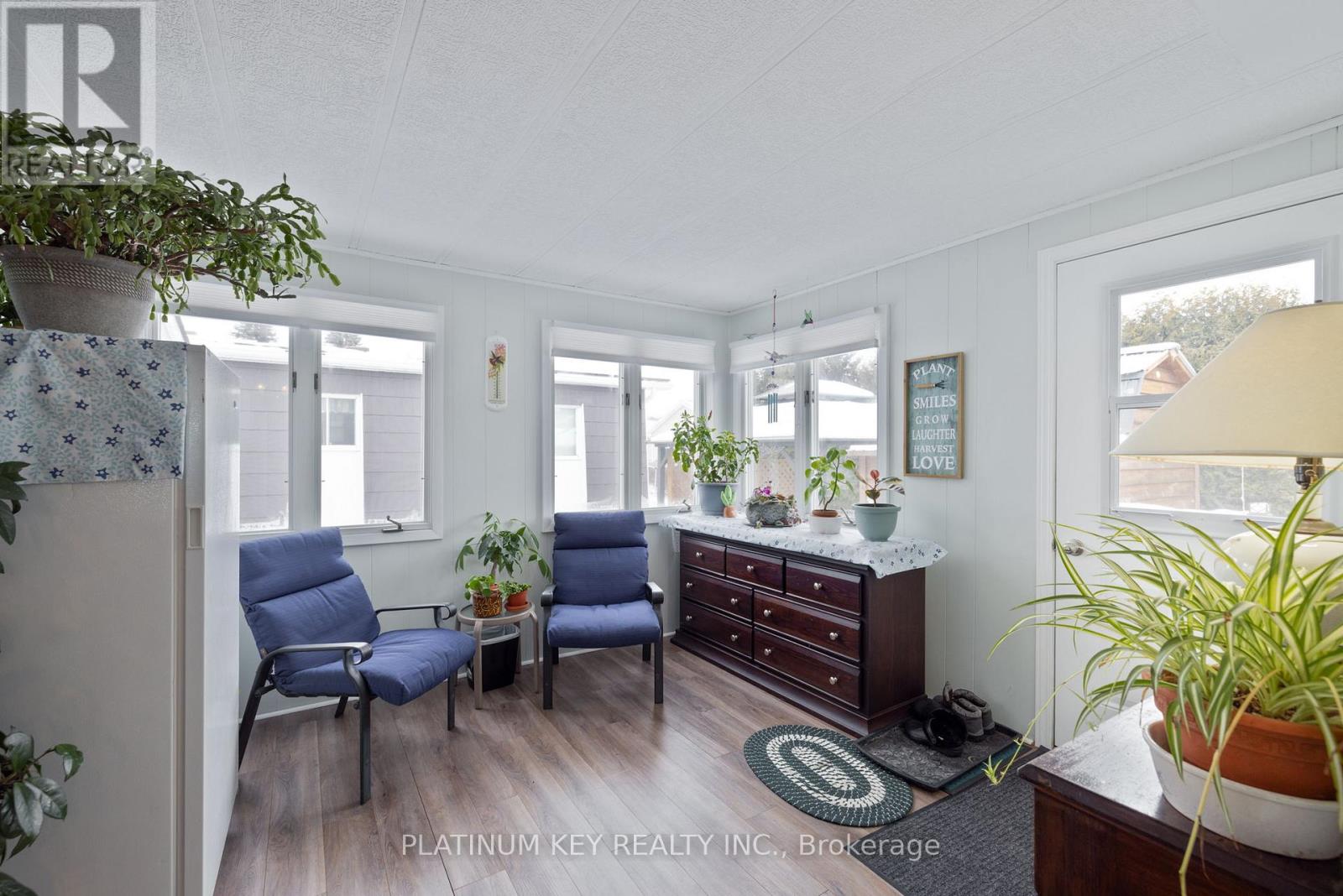 477 Richard Crescent, Strathroy-Caradoc, Ontario  N7G 3P4 - Photo 7 - X12589596