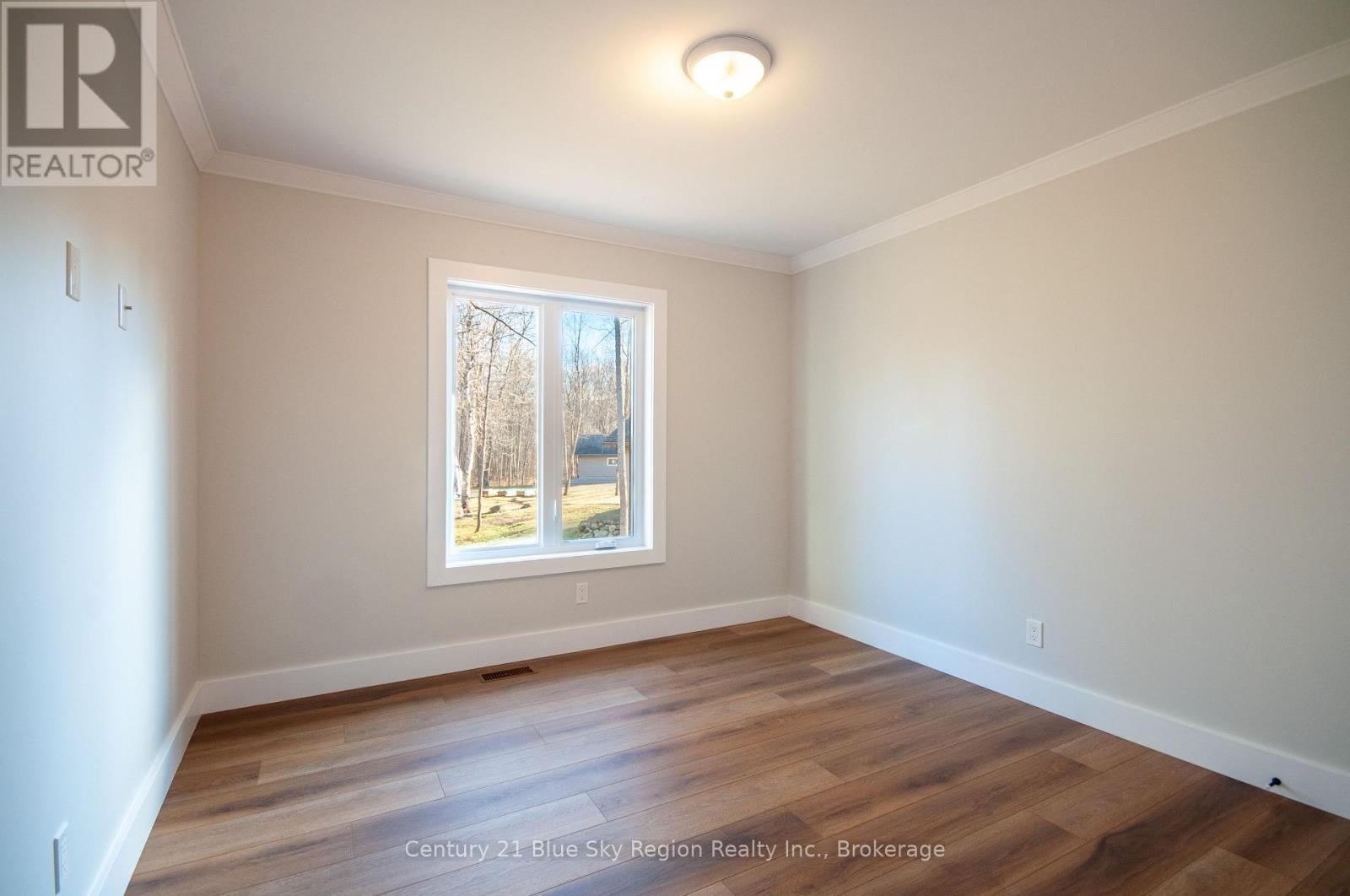 335 Waltonian Drive, Callander, Ontario  P0H 1H0 - Photo 21 - X12542490