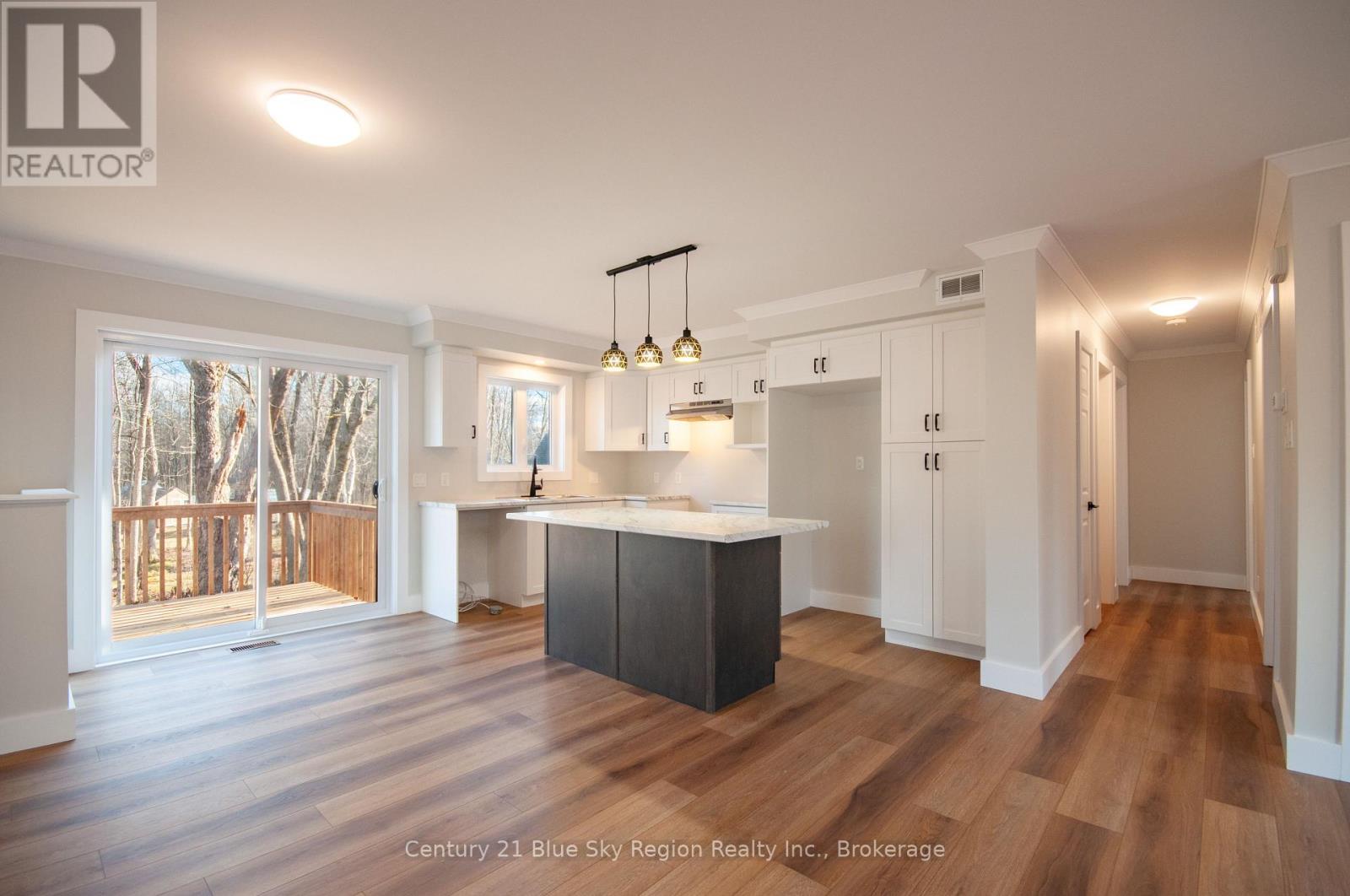 335 Waltonian Drive, Callander, Ontario  P0H 1H0 - Photo 10 - X12542490