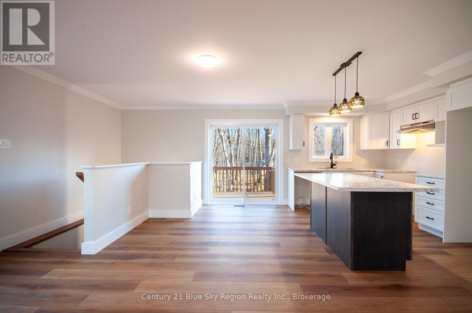 335 Waltonian Drive, Callander, Ontario  P0H 1H0 - Photo 16 - X12542490