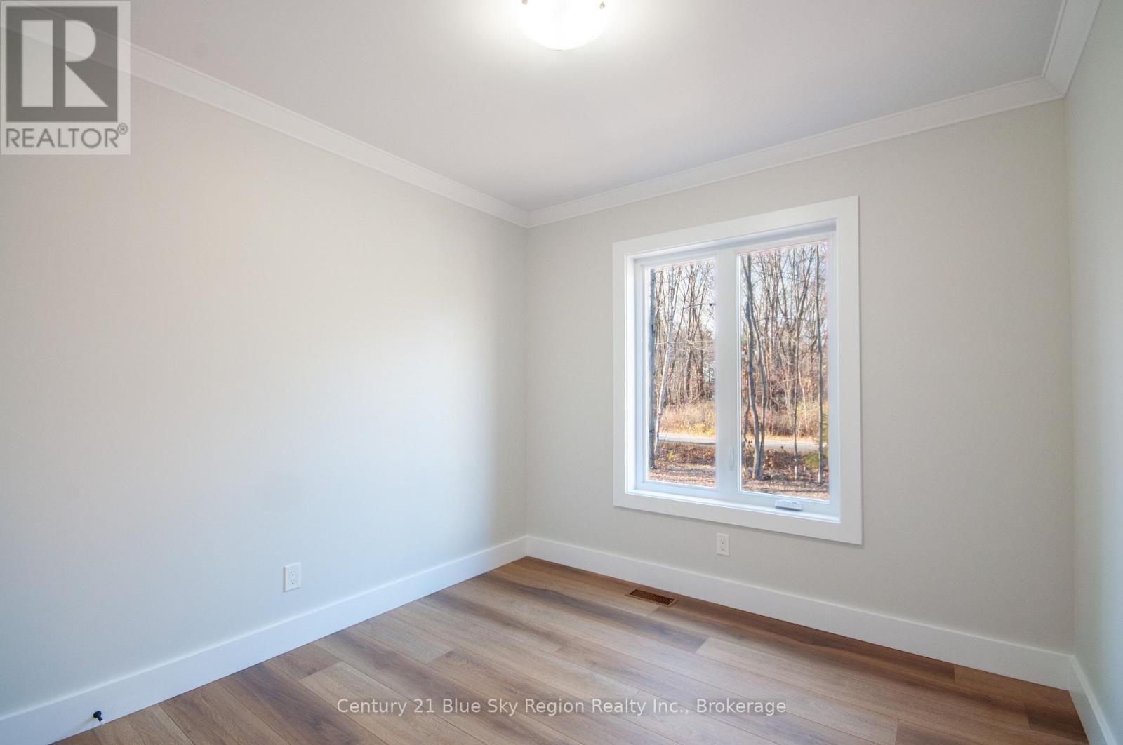 335 Waltonian Drive, Callander, Ontario  P0H 1H0 - Photo 24 - X12542490