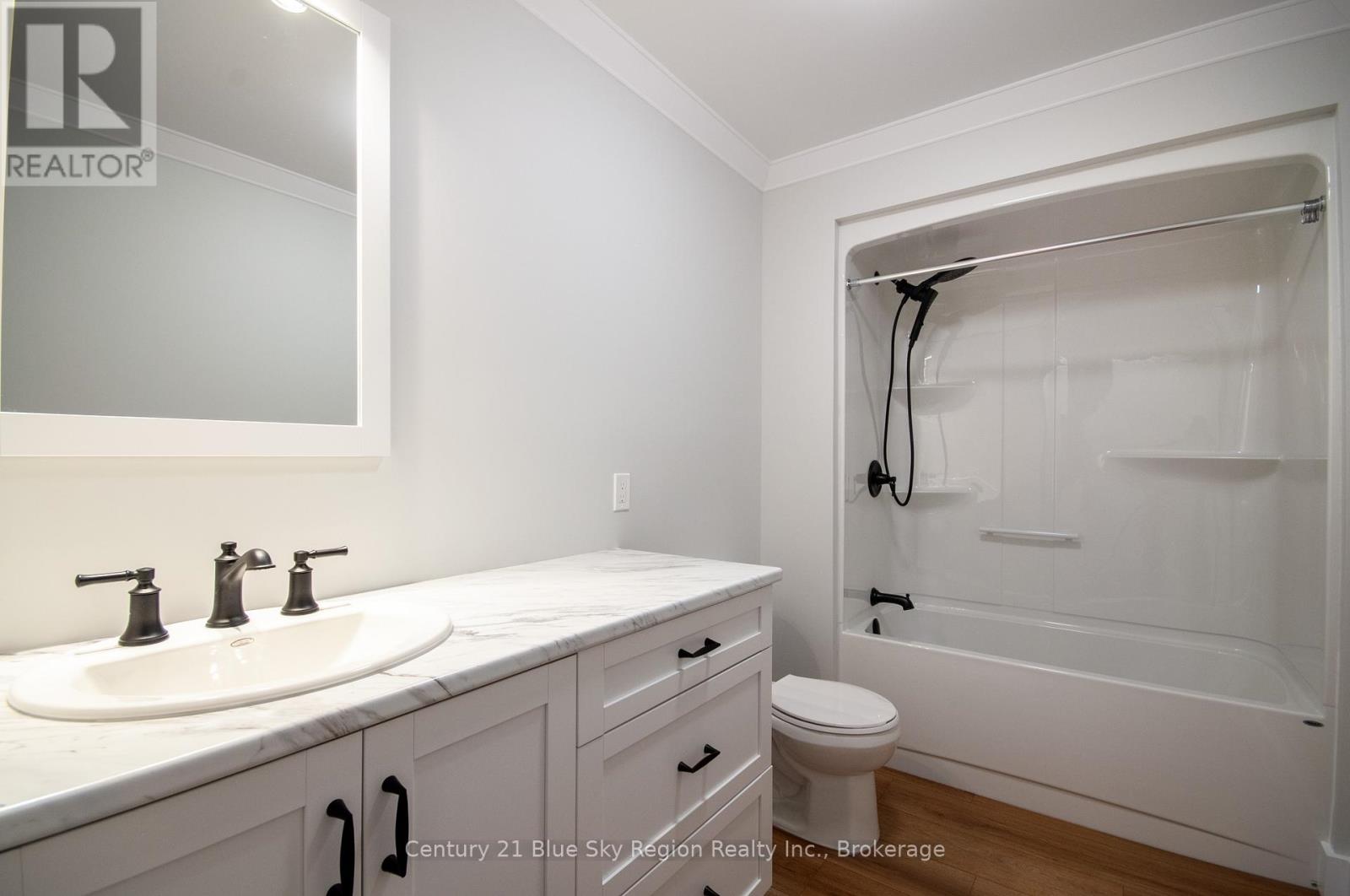 335 Waltonian Drive, Callander, Ontario  P0H 1H0 - Photo 26 - X12542490