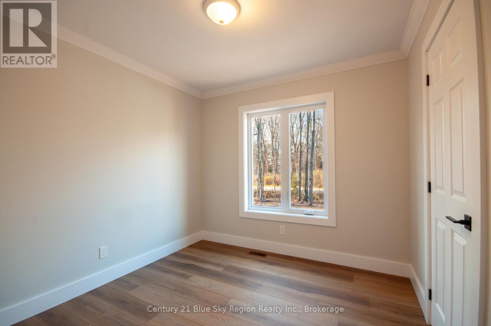 335 Waltonian Drive, Callander, Ontario  P0H 1H0 - Photo 28 - X12542490