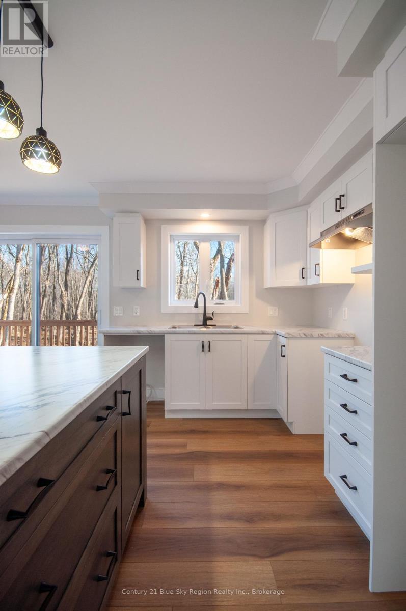 335 Waltonian Drive, Callander, Ontario  P0H 1H0 - Photo 12 - X12542490