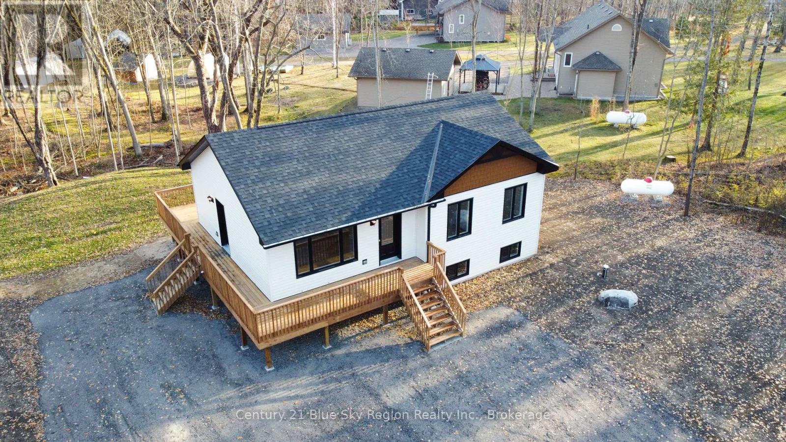 335 Waltonian Drive, Callander, Ontario  P0H 1H0 - Photo 36 - X12542490