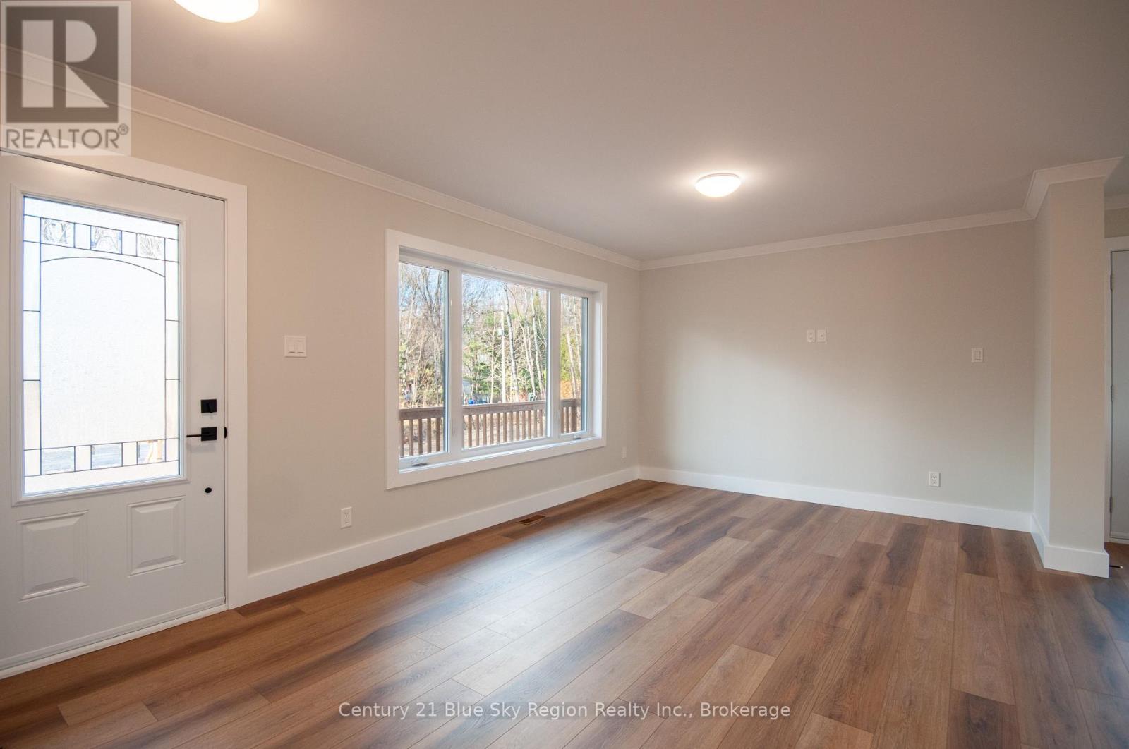 335 Waltonian Drive, Callander, Ontario  P0H 1H0 - Photo 7 - X12542490