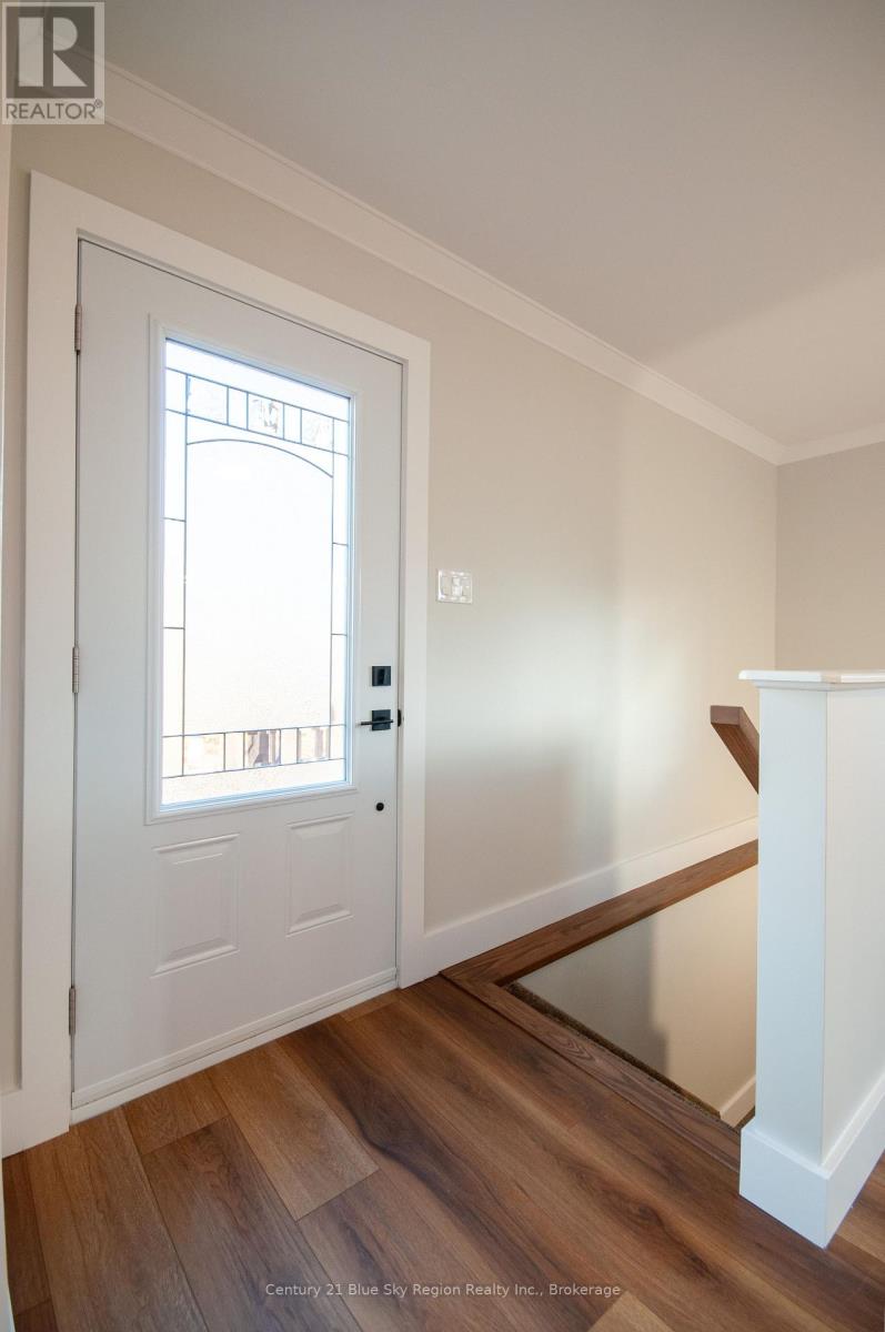 335 Waltonian Drive, Callander, Ontario  P0H 1H0 - Photo 29 - X12542490