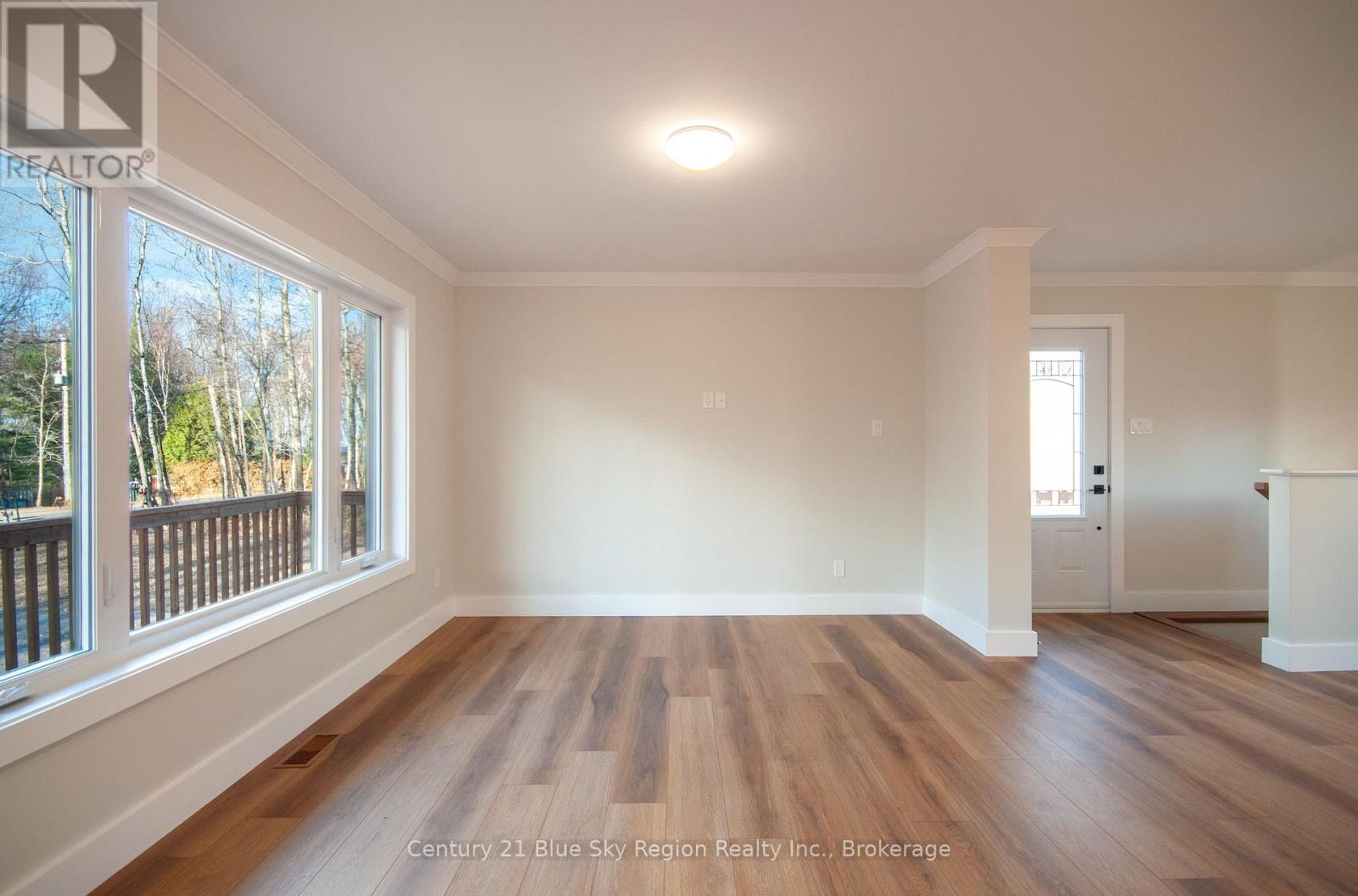 335 Waltonian Drive, Callander, Ontario  P0H 1H0 - Photo 9 - X12542490