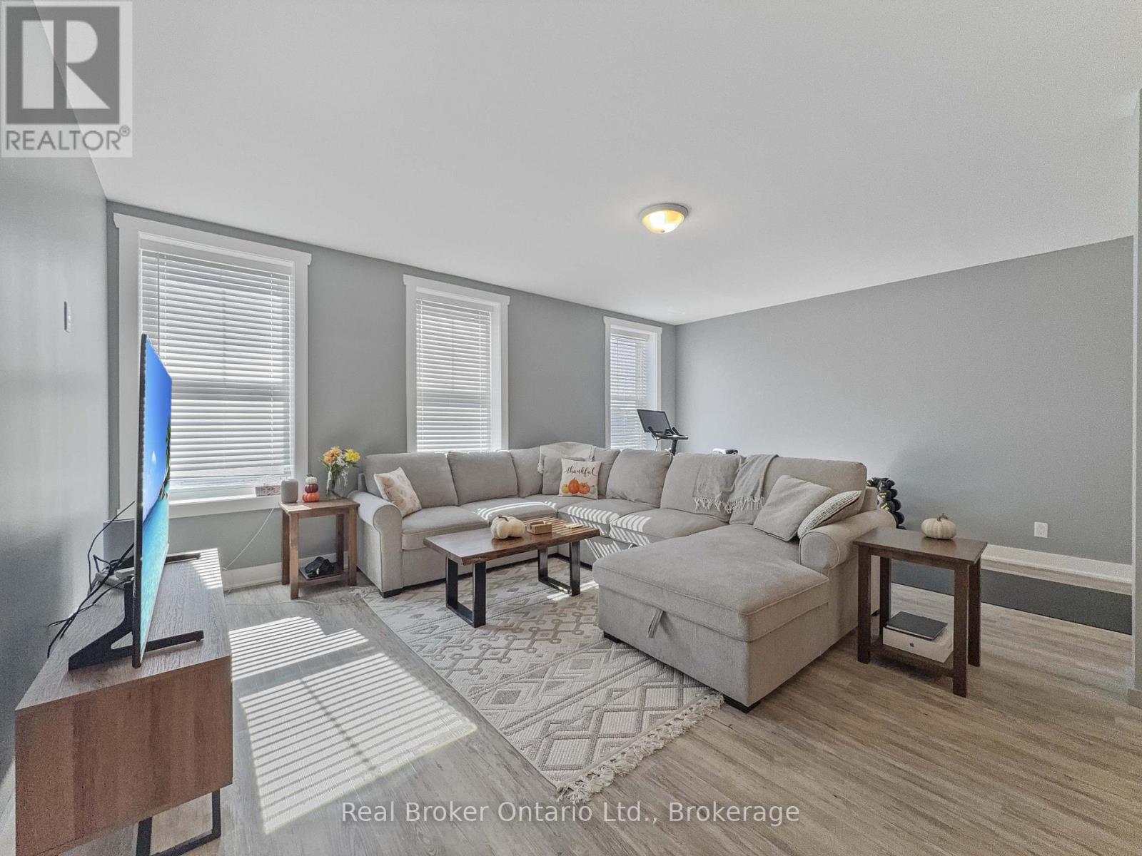 174 High Street, Saugeen Shores, Ontario  N0H 2L0 - Photo 15 - X12438828