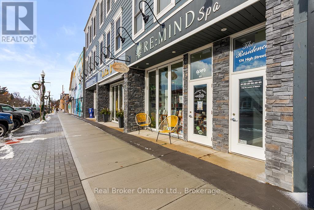 174 High Street, Saugeen Shores, Ontario  N0H 2L0 - Photo 3 - X12438828