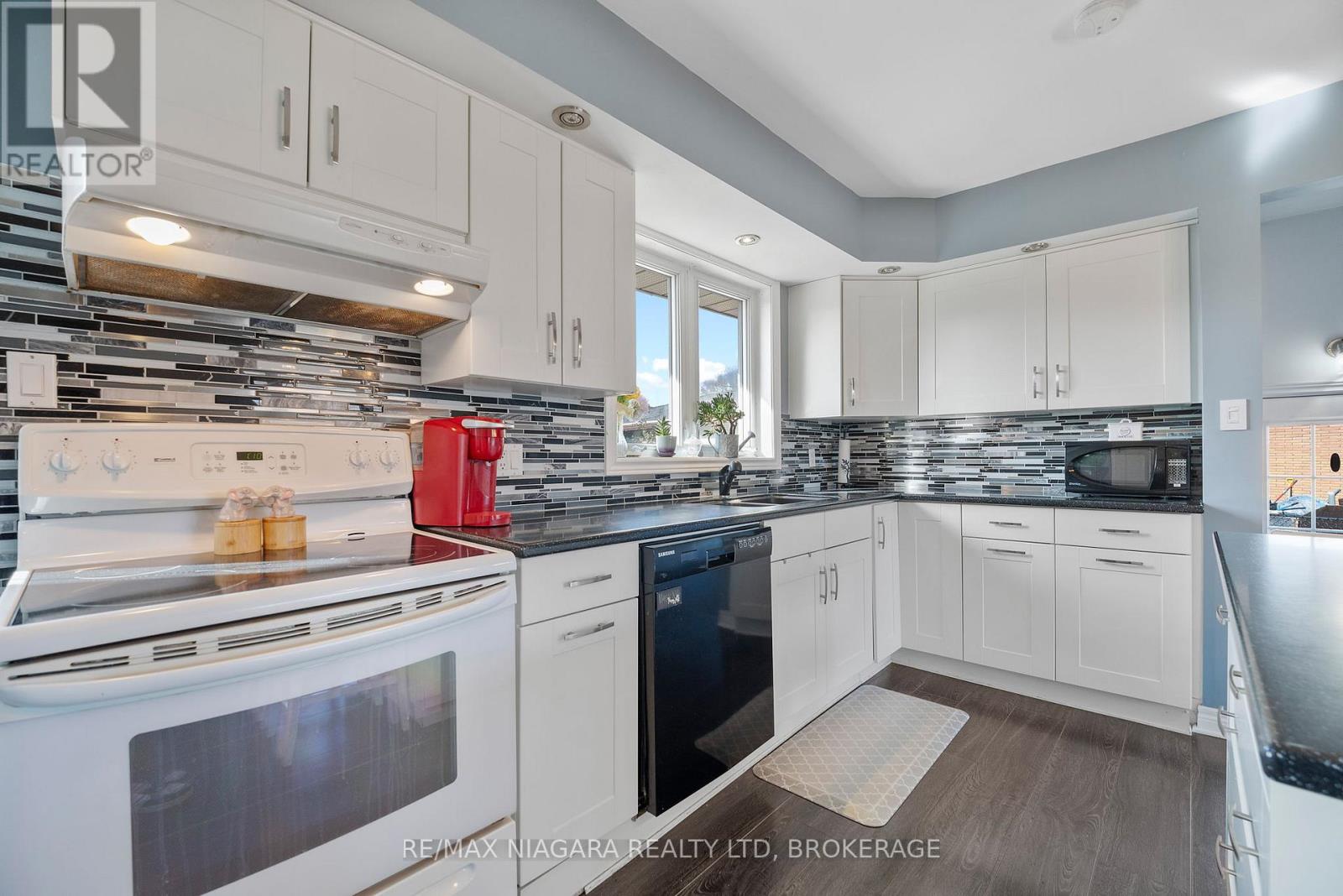 3071 Basswood Court, Niagara Falls, Ontario  L2J 2G9 - Photo 10 - X12589450