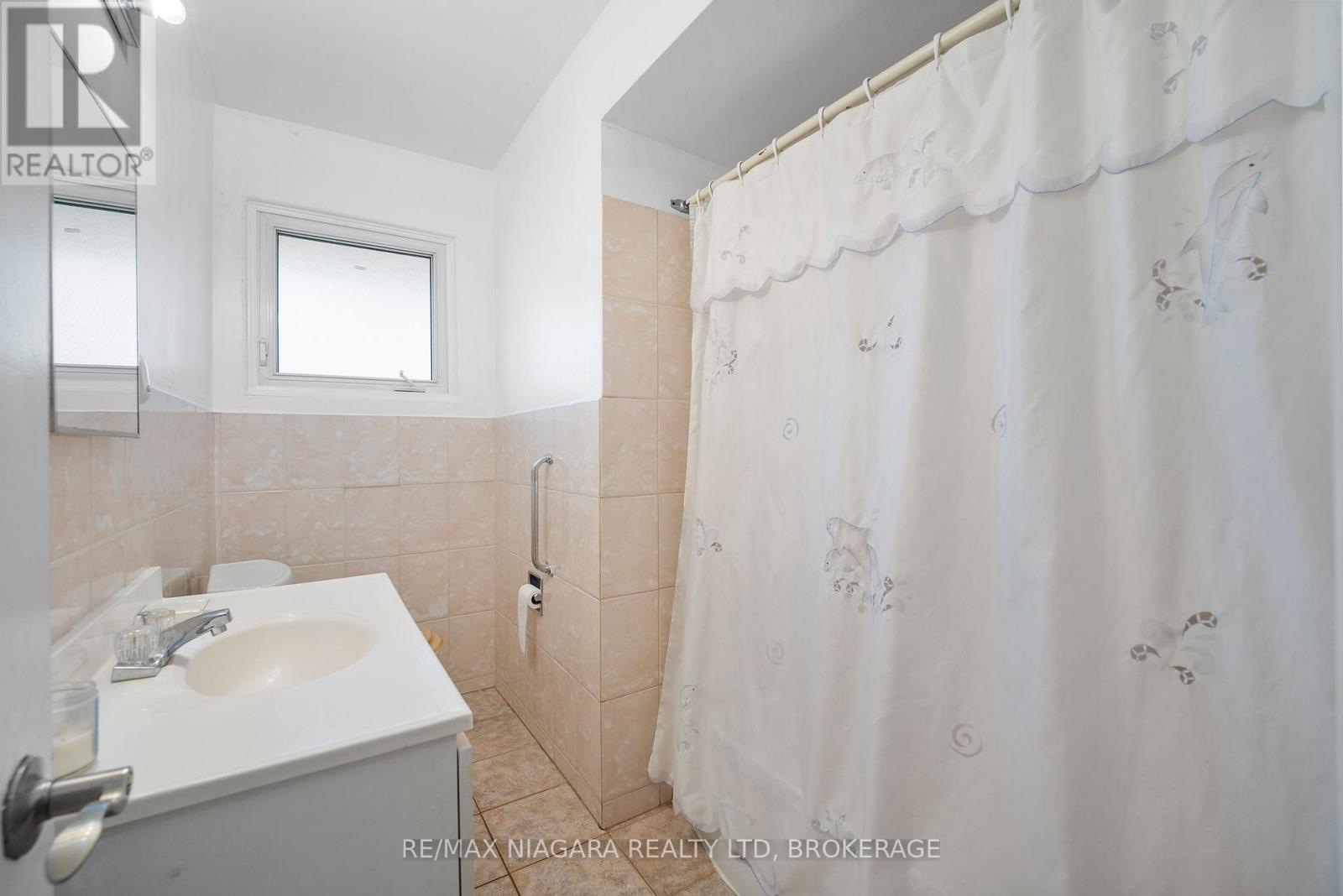 3071 Basswood Court, Niagara Falls, Ontario  L2J 2G9 - Photo 13 - X12589450