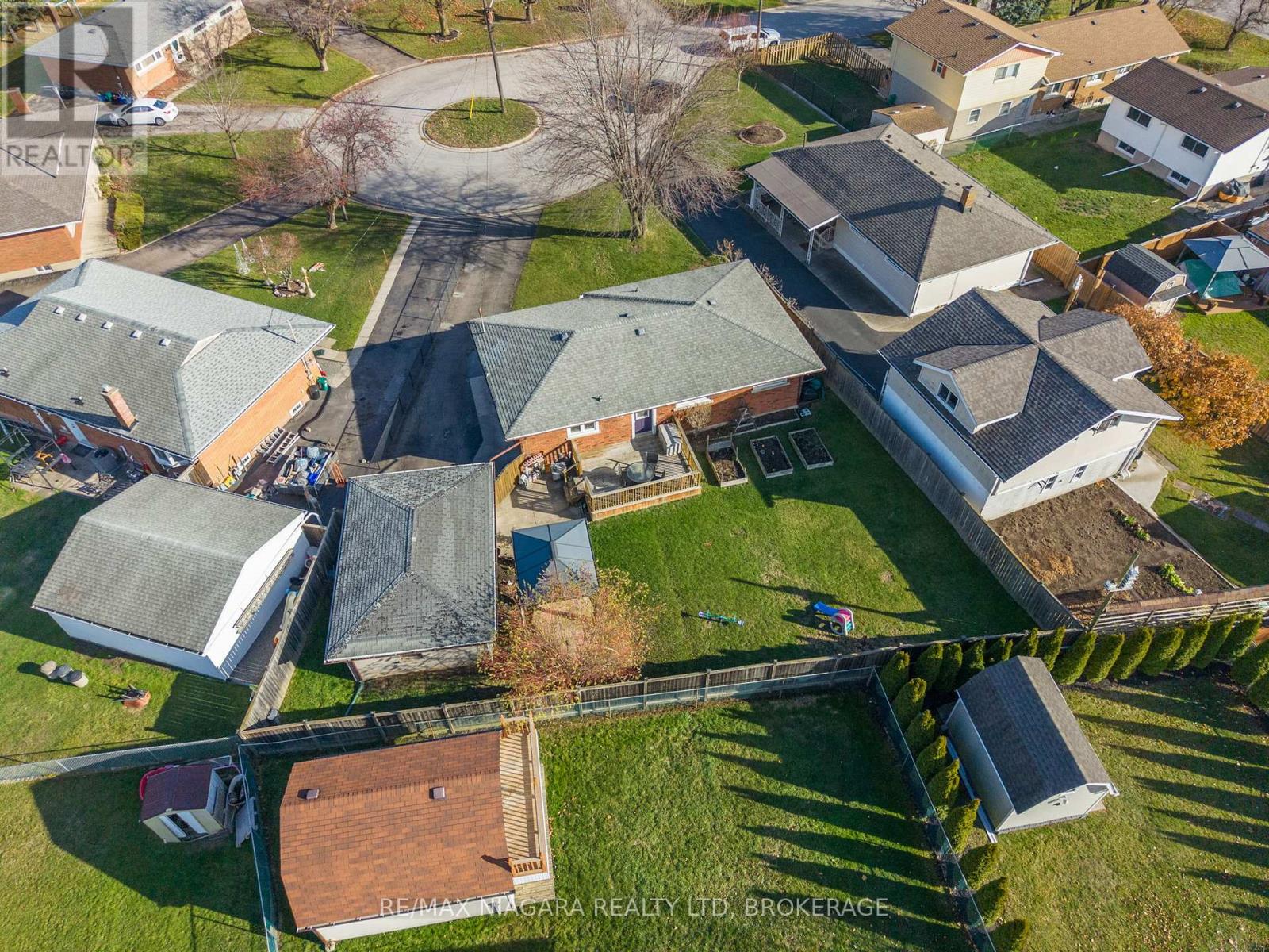 3071 Basswood Court, Niagara Falls, Ontario  L2J 2G9 - Photo 3 - X12589450