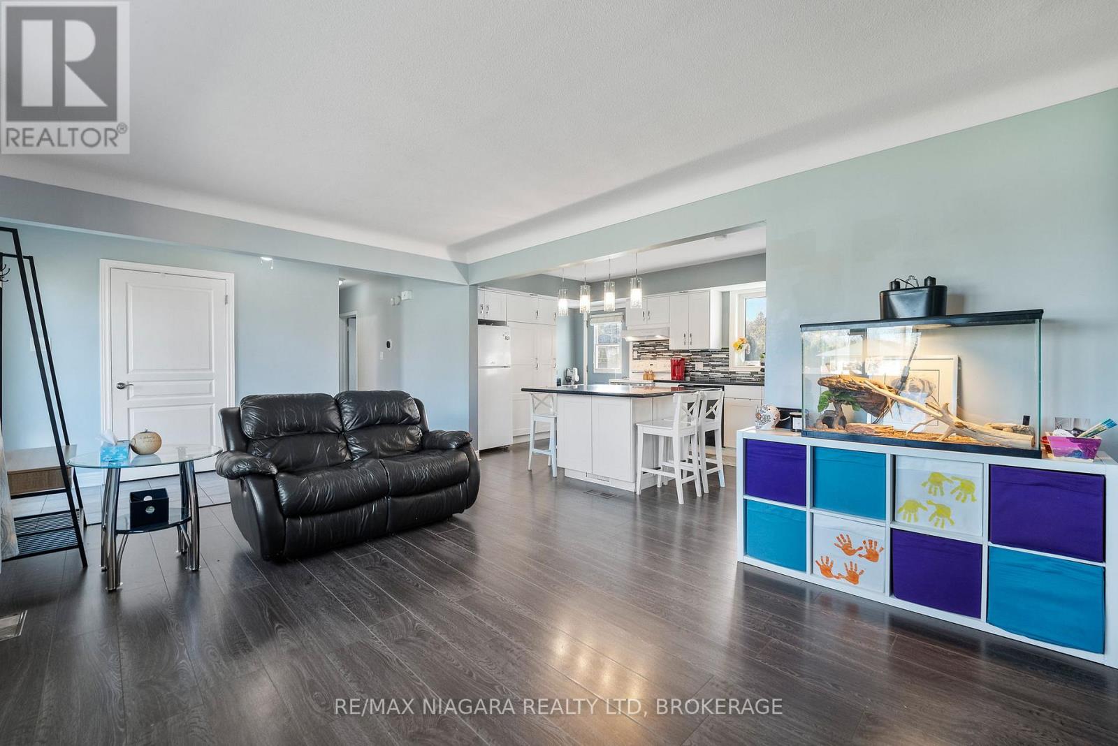 3071 Basswood Court, Niagara Falls, Ontario  L2J 2G9 - Photo 7 - X12589450