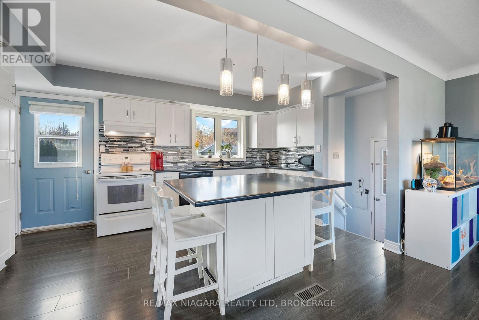 3071 Basswood Court, Niagara Falls, Ontario  L2J 2G9 - Photo 8 - X12589450